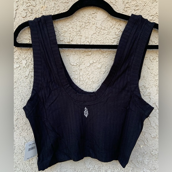 NWT Free People FP Movement Raw Hem Ribbed Cropped Scooped Neck Tank - Picture 2 of 5